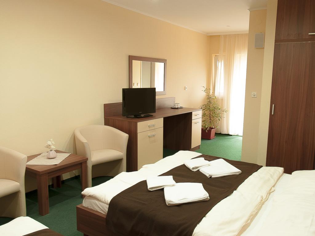 Penzion Fortune Dunajska Streda Room photo