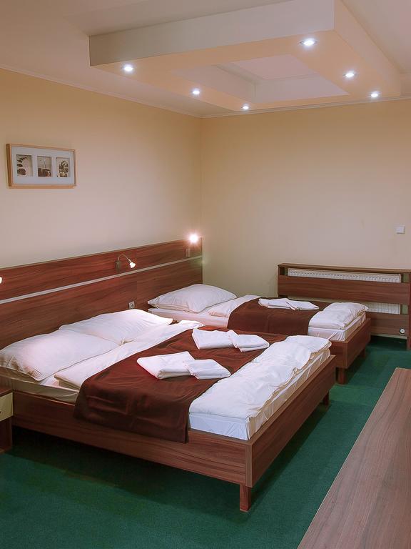 Penzion Fortune Dunajska Streda Room photo